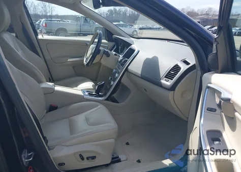 2016 Volvo Xc60 T5 Drive-E Premier из США, поврежденный, VIN YV440MDK8G2811335